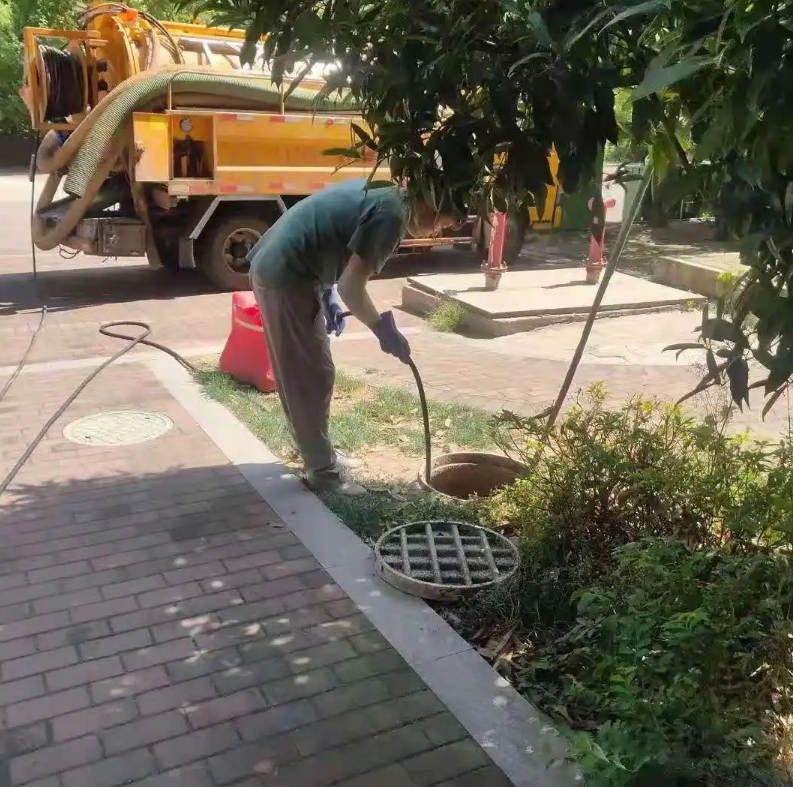 遵化市政排污管道清淤疏通——专业团队，让您全程省心！